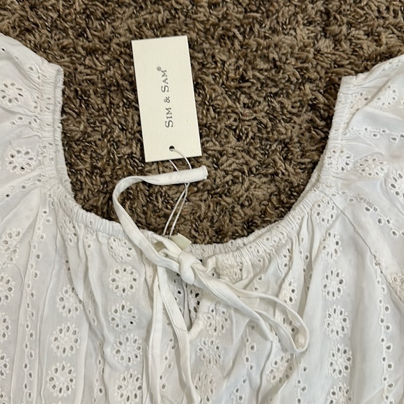 NWT white flowy ruffle top with flower eyelet embroidery - Picture 2 of 4